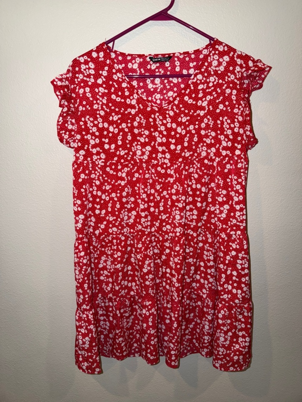 SHEIN Red Daisy Print V-Neck Dress
